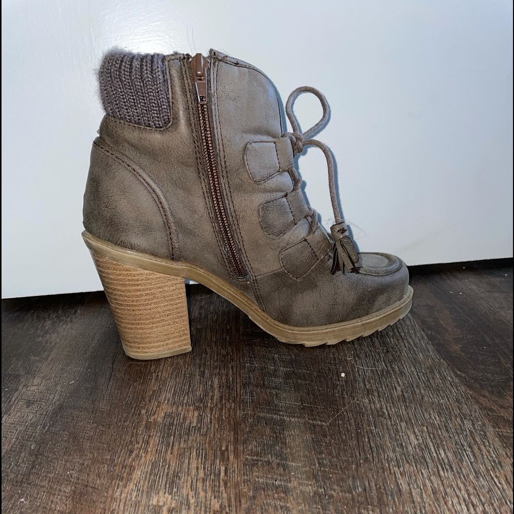 brown mudd block heeled boots